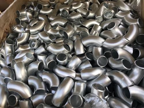 碳鋼與不銹鋼彎頭及三通 材料特性與應(yīng)用場景對比